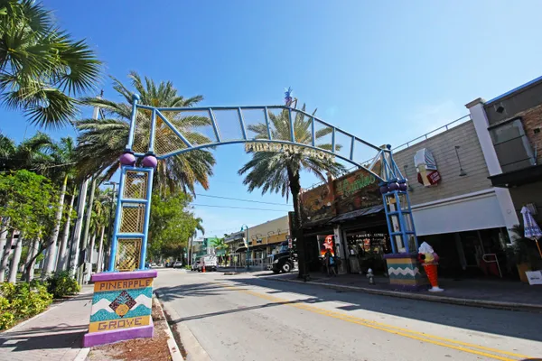 $5,200 | 169 Southeast 1st Avenue, Delray Beach, FL 33444