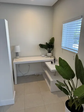 $5,200 | 169 Southeast 1st Avenue, Delray Beach, FL 33444