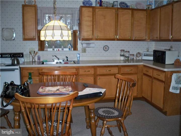 123 Glassboro Road Monroeville, NJ 08343 - Photo 5 of 10 Kitchen