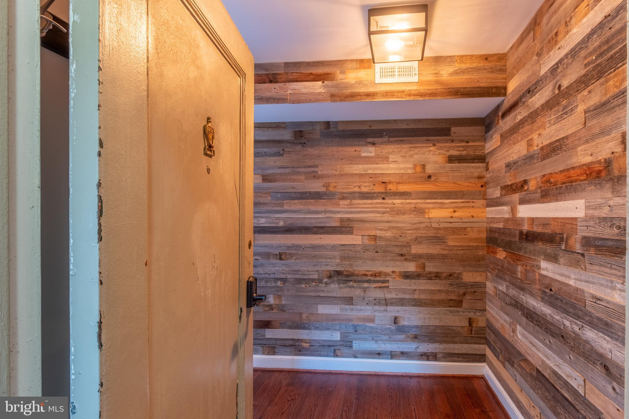 2902 13th Road South, Unit 202 Arlington, VA 22204 - Photo 4 of 27
