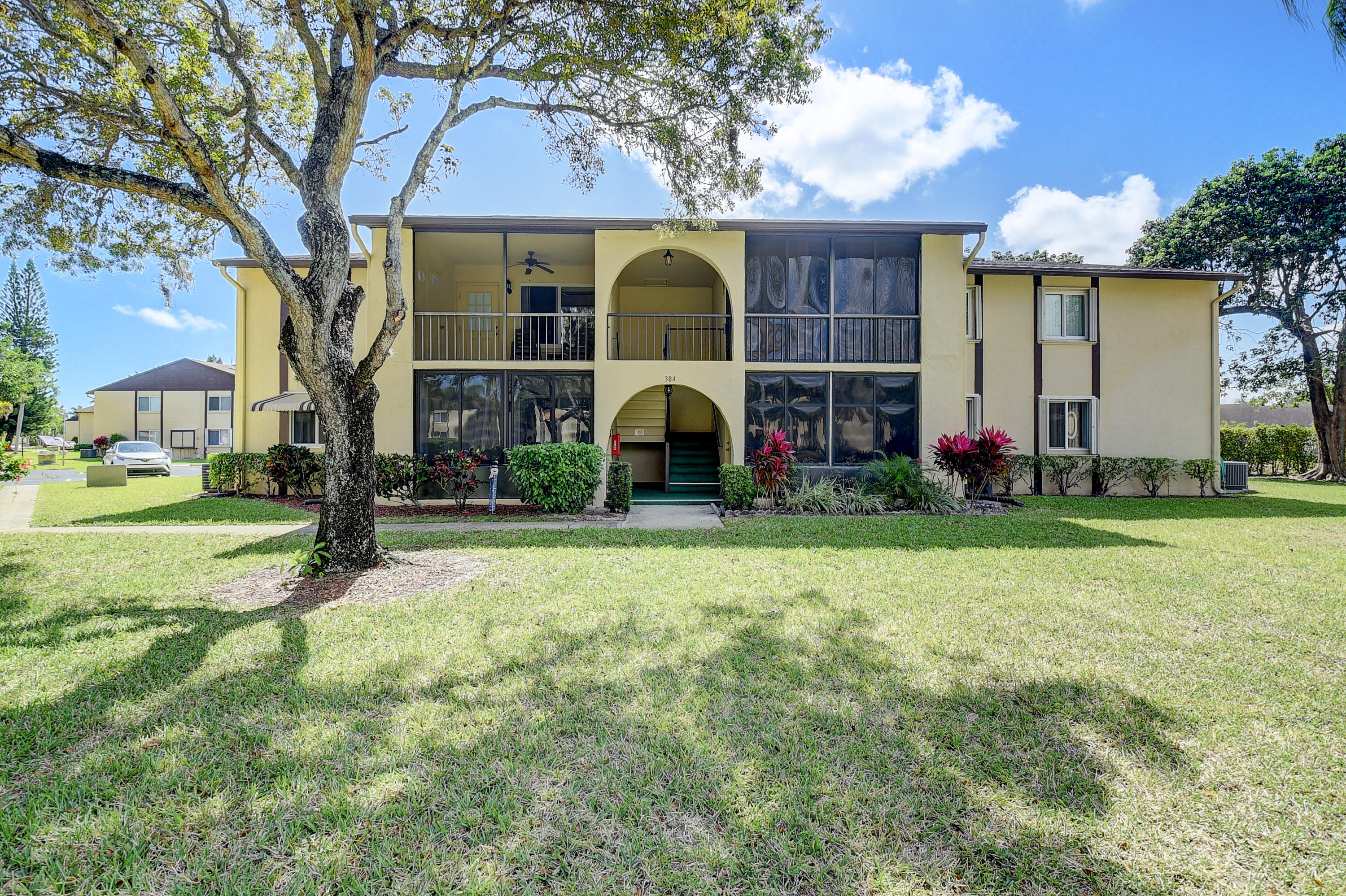 304 Pine Ridge Circle, Unit C1 Greenacres, FL 33463 - Photo 2 of 18 01_dsc_4018_19_20_21_22