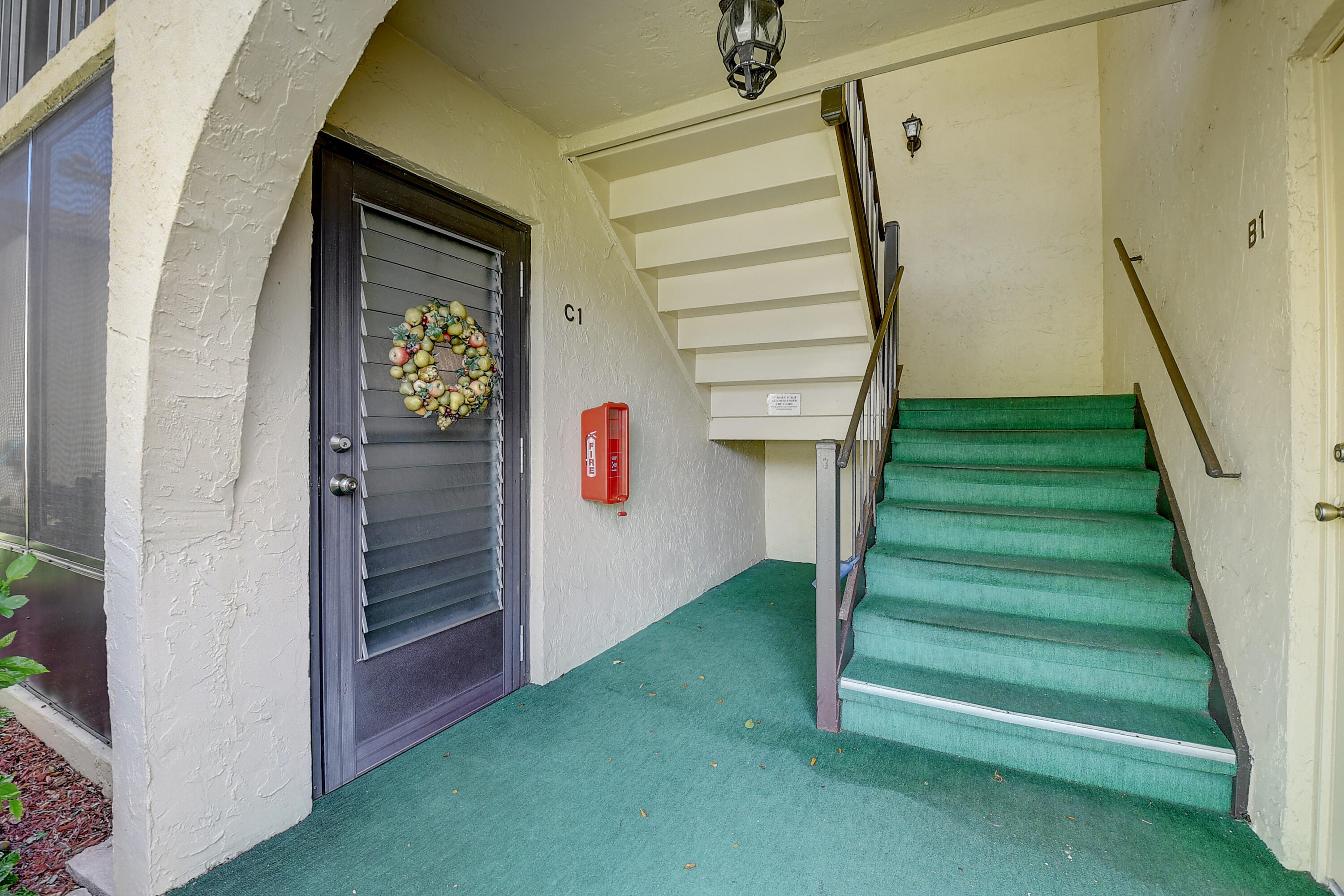 304 Pine Ridge Circle, Unit C1 Greenacres, FL 33463 - Photo 3 of 18 03_dsc_4028_29_30_31_32