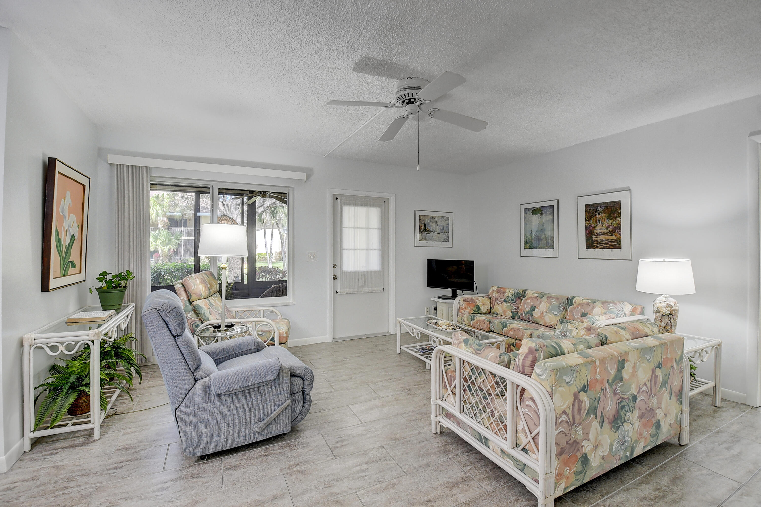 304 Pine Ridge Circle, Unit C1 Greenacres, FL 33463 - Photo 5 of 18 06_dsc_4043_4_5_6_7