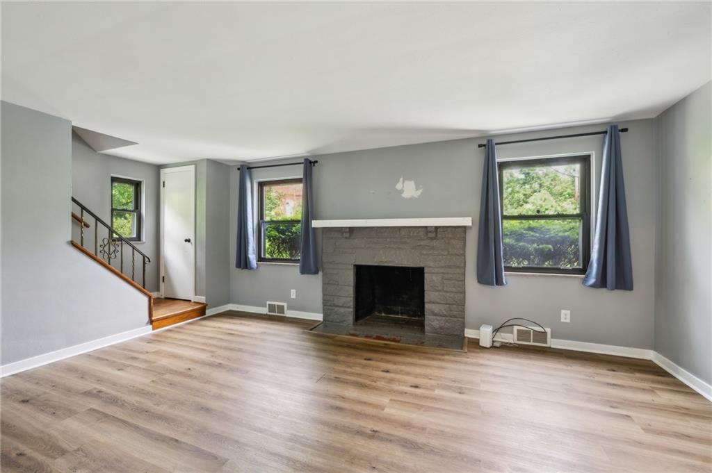 344 Long Road Pittsburgh, PA 15235 - Photo 4 of 15 Gallery Image 4