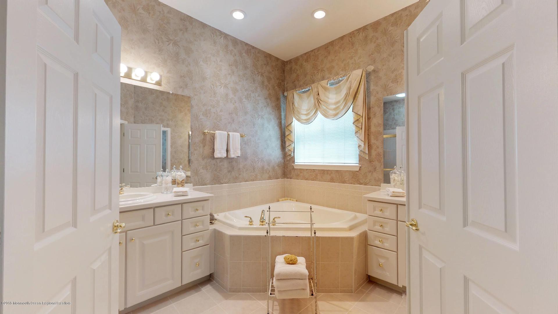 9 Park Ridge Way Jackson, NJ 08527 - Photo 14 of 40 rk4JePaZXVJ - 06.21.2018_14.23.54