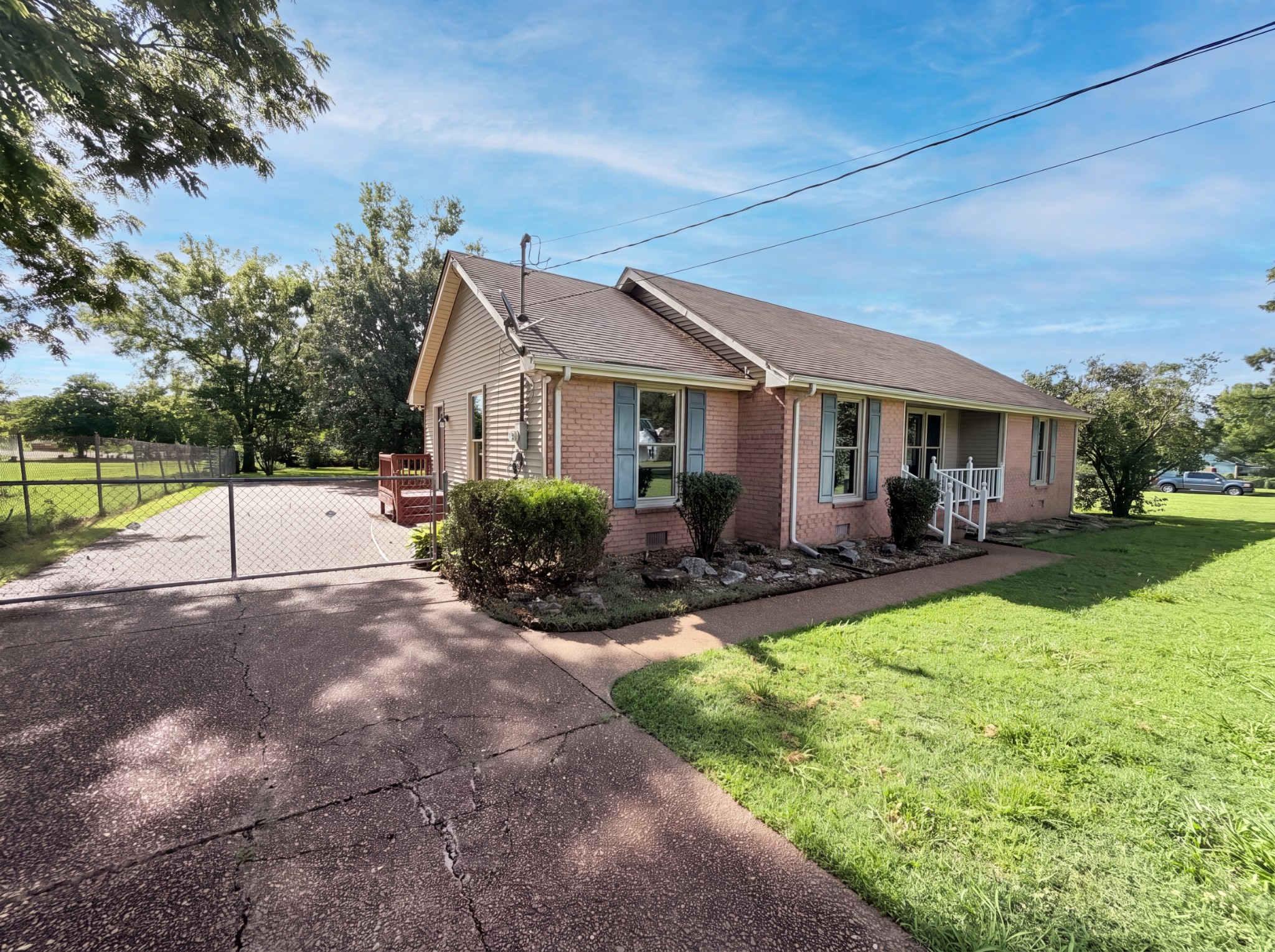 311 Forest Park Road Madison, TN 37115 - Photo 2 of 18