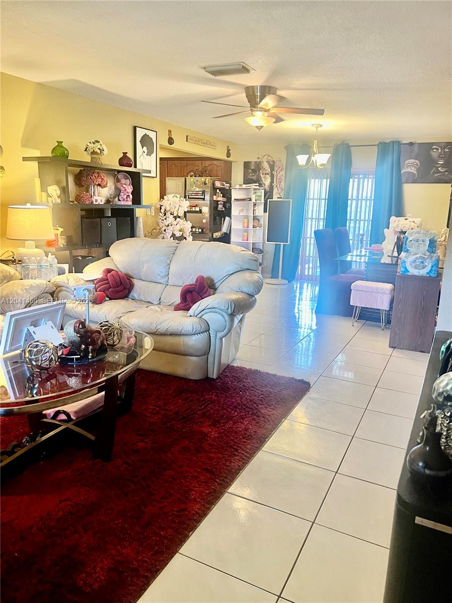 326 Southwest 79th Way Pompano Beach, FL 33068 - Photo 3 of 10