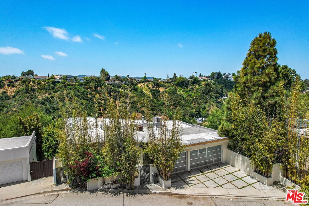 1991 Stradella Road Los Angeles, CA 90077 - Photo 2 of 26 a view of a yard