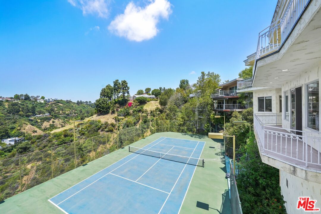 1991 Stradella Road Los Angeles, CA 90077 - Photo 3 of 26 a view of backyard with seating space