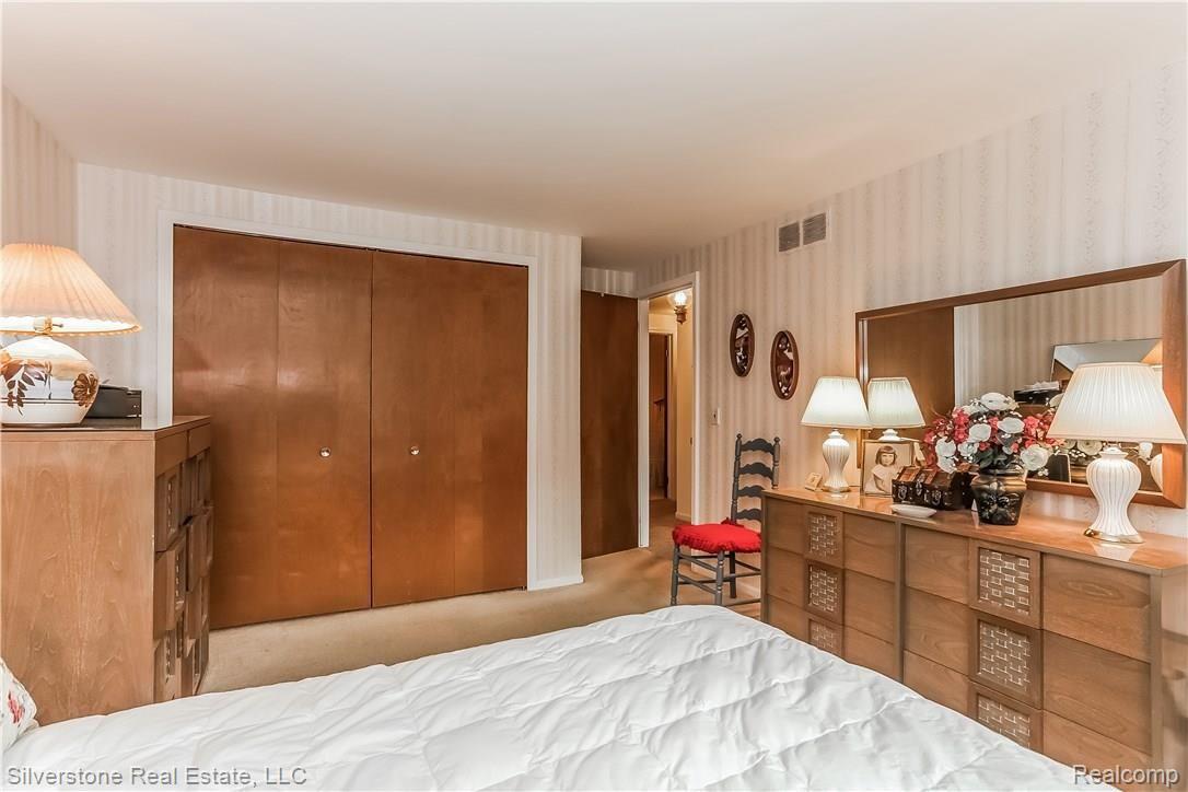747 Rutgers Road Rochester, MI 48309 - Photo 29 of 49 029-2921683-large.jpg