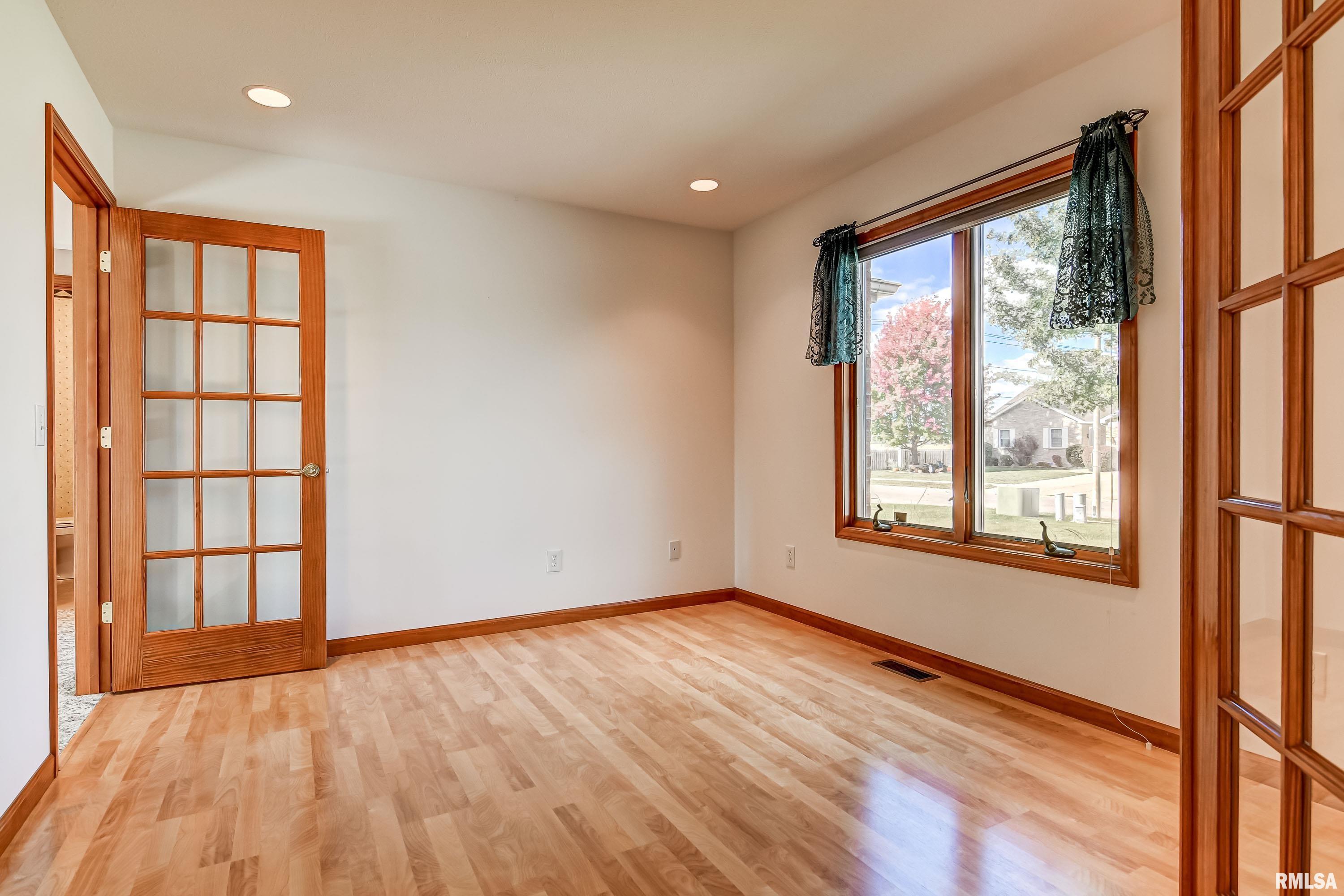 5408 Manhattan Drive Springfield, IL 62711 - Photo 13 of 49 Gallery Image 13
