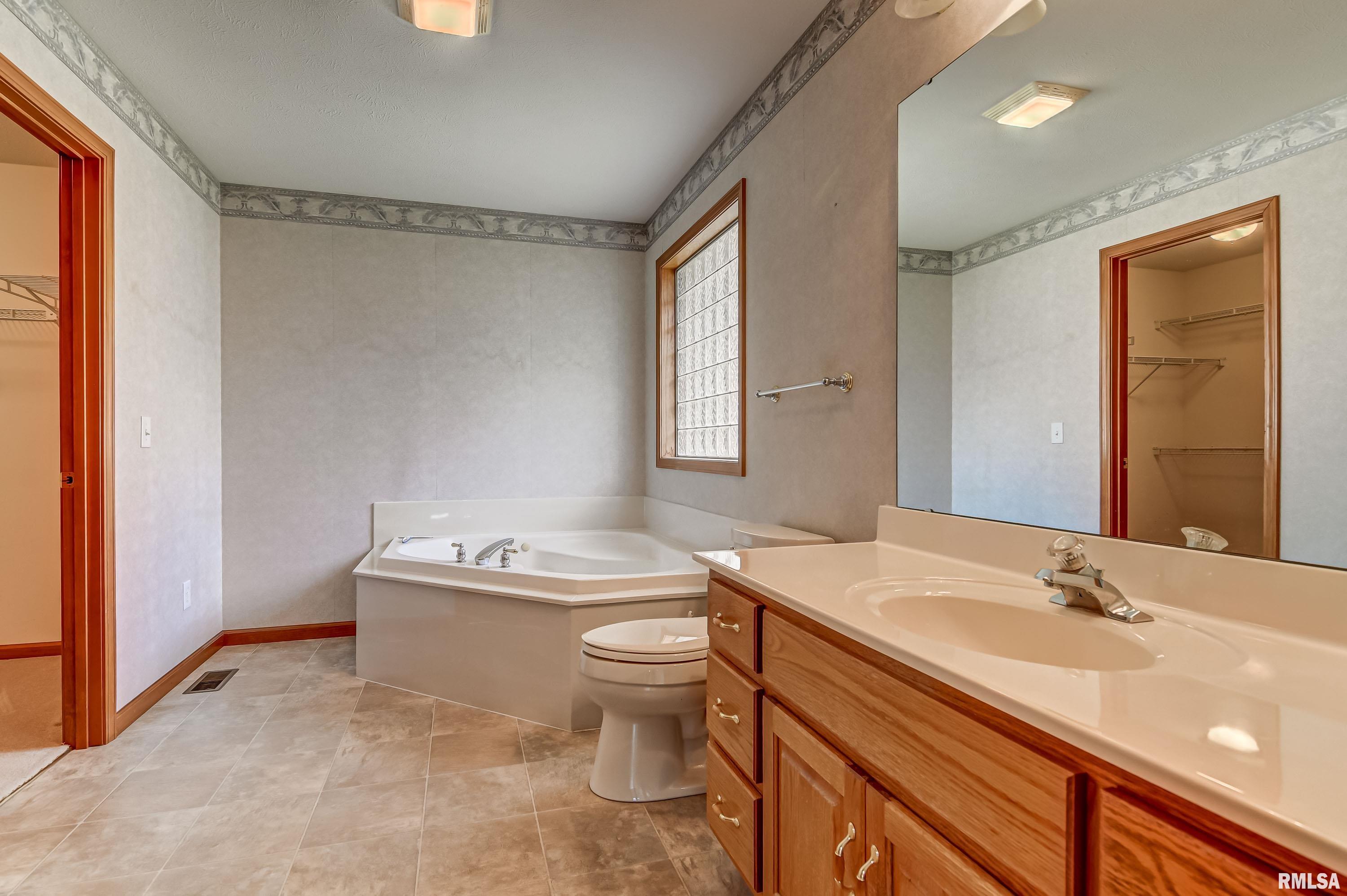 5408 Manhattan Drive Springfield, IL 62711 - Photo 20 of 49 Gallery Image 20