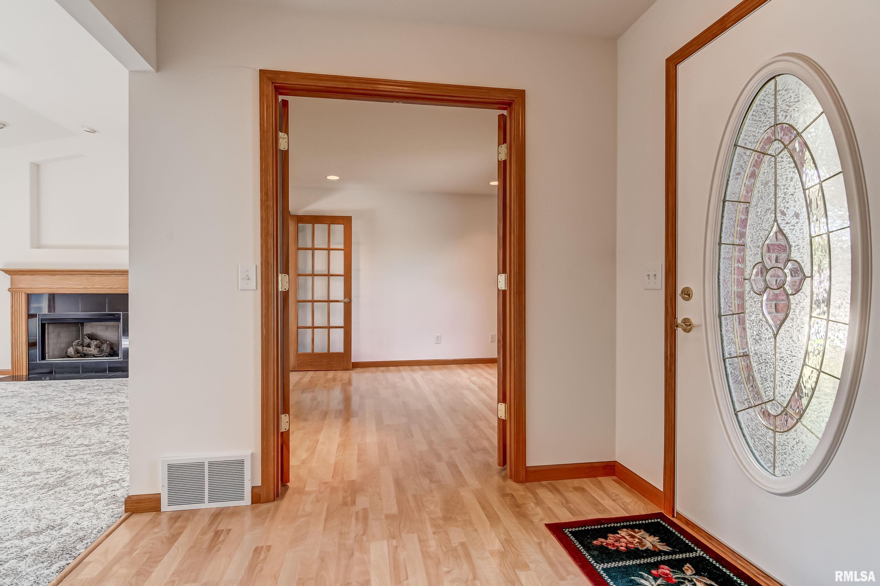 5408 Manhattan Drive Springfield, IL 62711 - Photo 2 of 49 Gallery Image 2