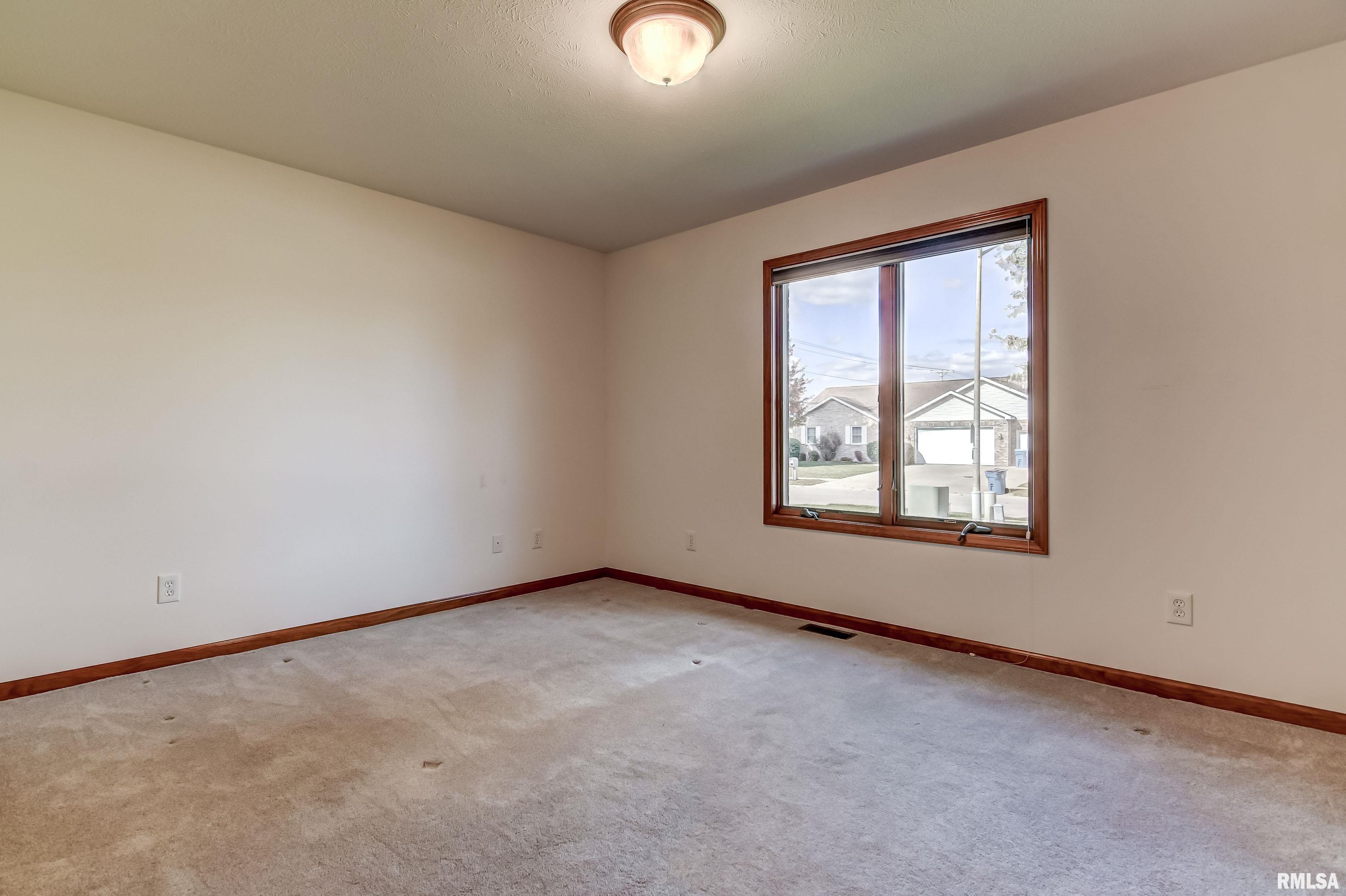 5408 Manhattan Drive Springfield, IL 62711 - Photo 28 of 49 Gallery Image 28