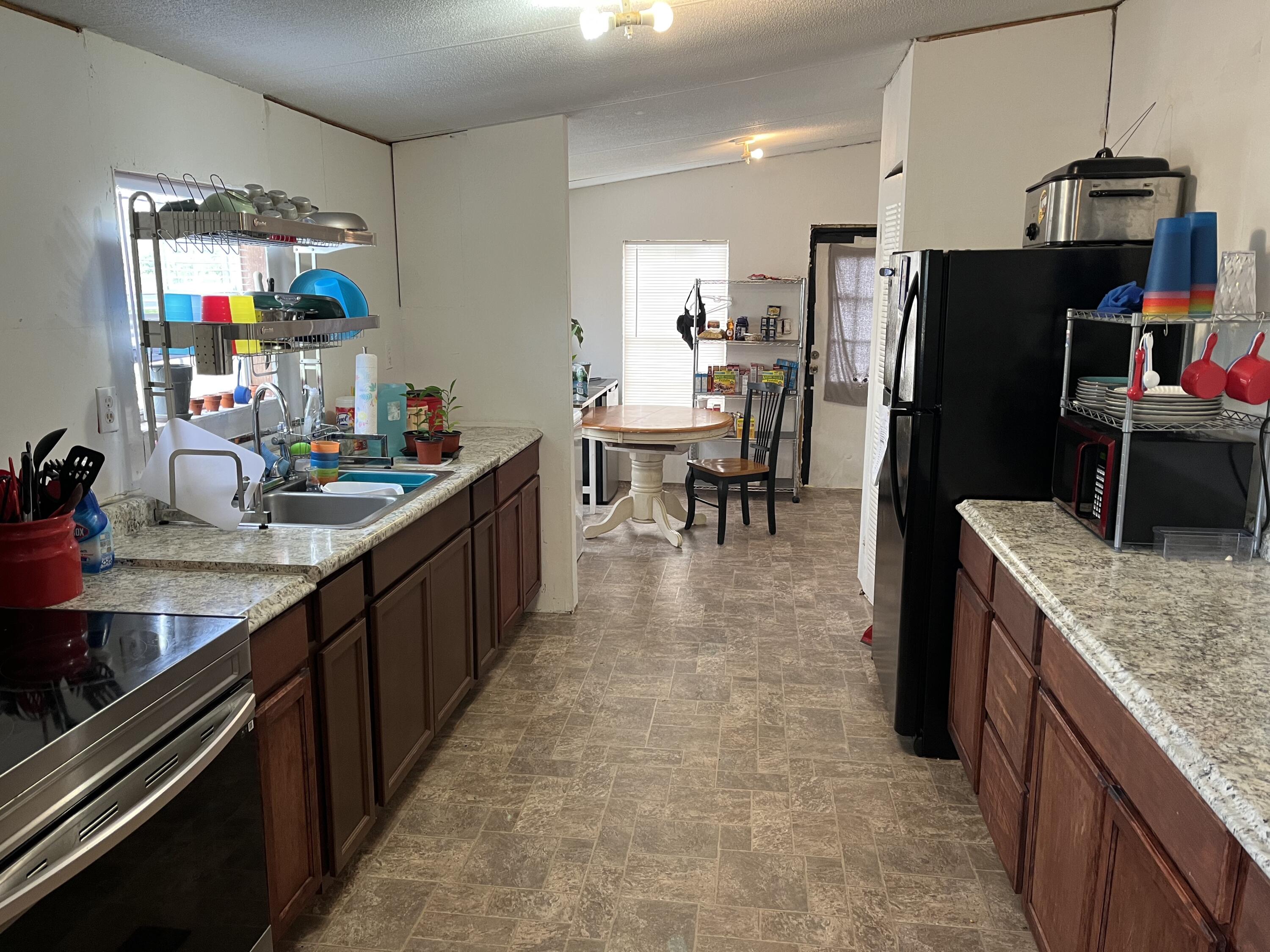 4611 Canary Way Crestview, FL 32539 - Photo 5 of 17 Kitchen