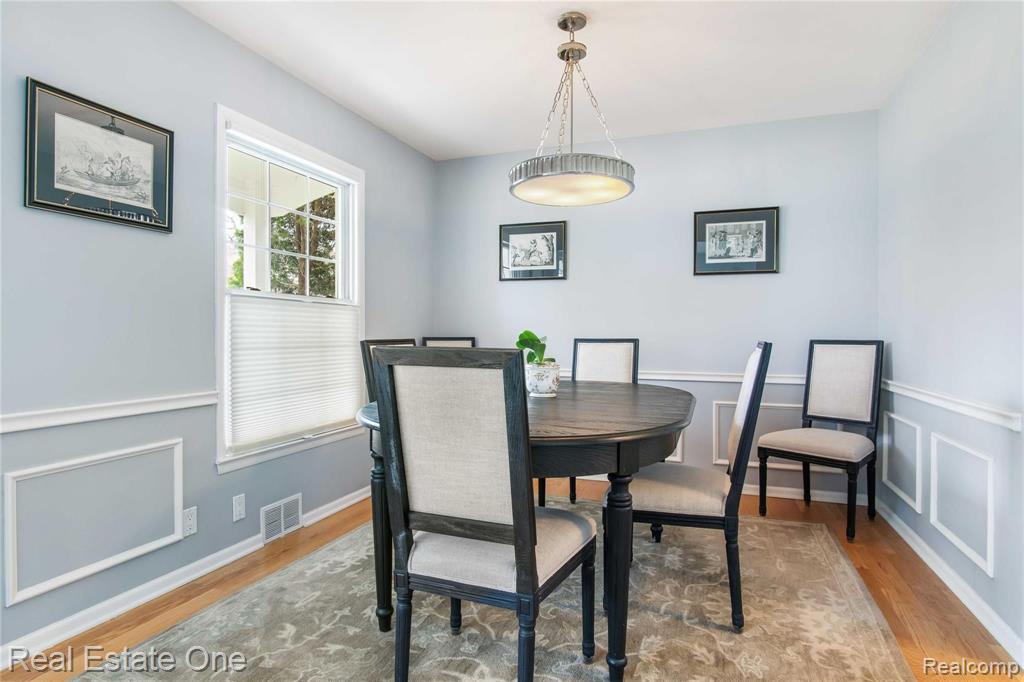 645 Cherry Tree Lane Rochester Hills, MI 48306 - Photo 6 of 43