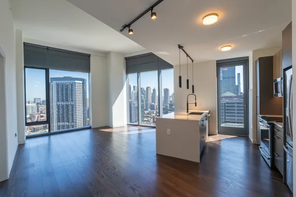 $6,752 | 350 North Canal Street, Unit 3304, Chicago, IL 60654