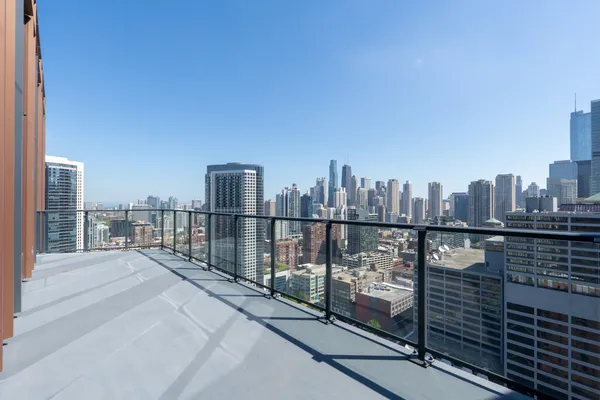 $6,752 | 350 North Canal Street, Unit 3304, Chicago, IL 60654
