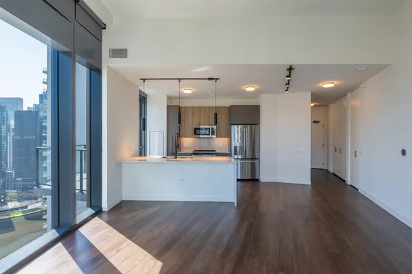 $6,752 | 350 North Canal Street, Unit 3304, Chicago, IL 60654
