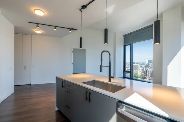 $6,752 | 350 North Canal Street, Unit 3304, Chicago, IL 60654