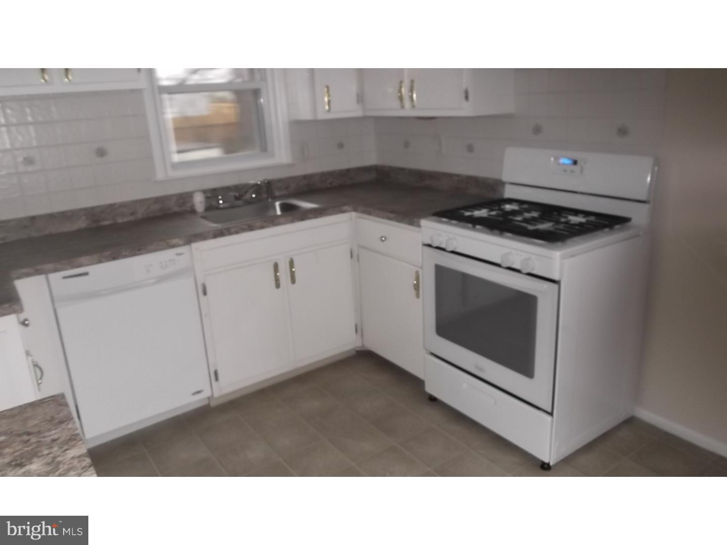 12 Bolton Road Hamilton, NJ 08610 - Photo 5 of 14 Gallery Image 5