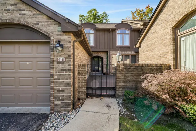 $440,000 | 30915 Timberbrook Lane, Bingham Farms, MI 48025