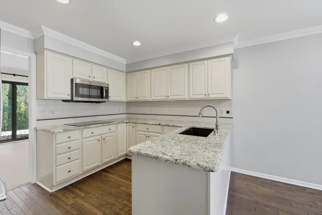 $440,000 | 30915 Timberbrook Lane, Bingham Farms, MI 48025