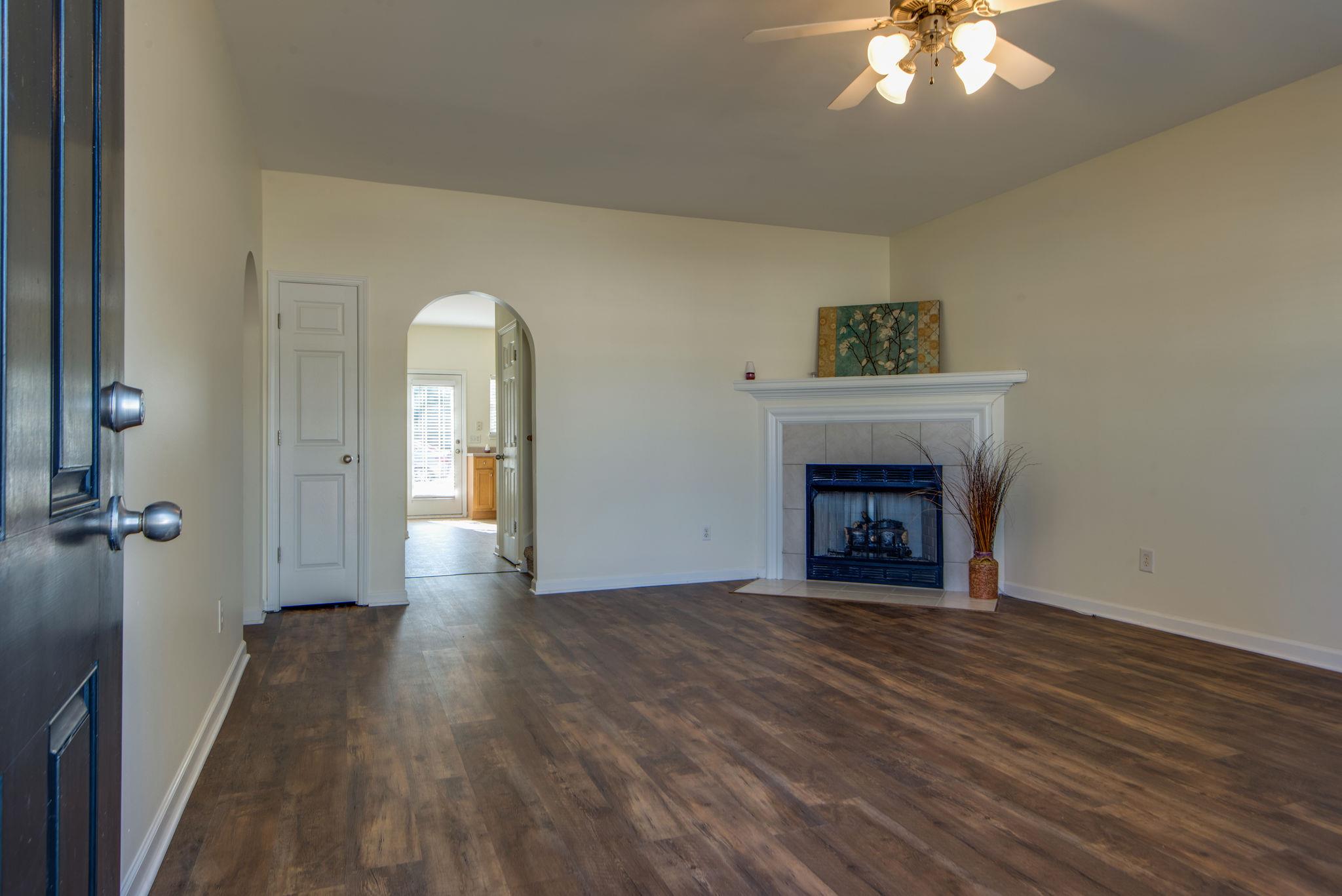 700 Del Rio Pike Franklin, TN 37064 - Photo 3 of 22 Livingroom with gas fireplace
