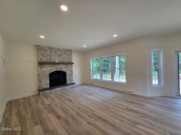 $625,900 | 2 Karl Farm Road, Averill Park, NY 12018