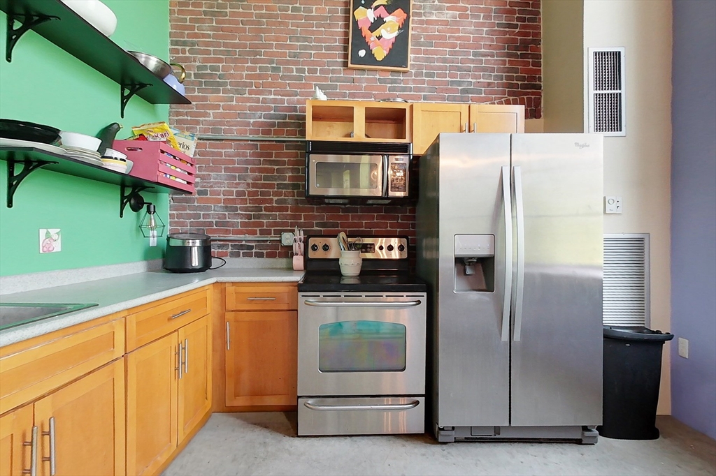 35 Riverwalk Way, Unit R222 Lowell, MA 01854 - Photo 3 of 22