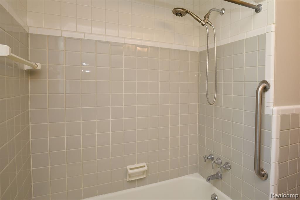 2453 Windemere Road Birmingham, MI 48009 - Photo 19 of 40