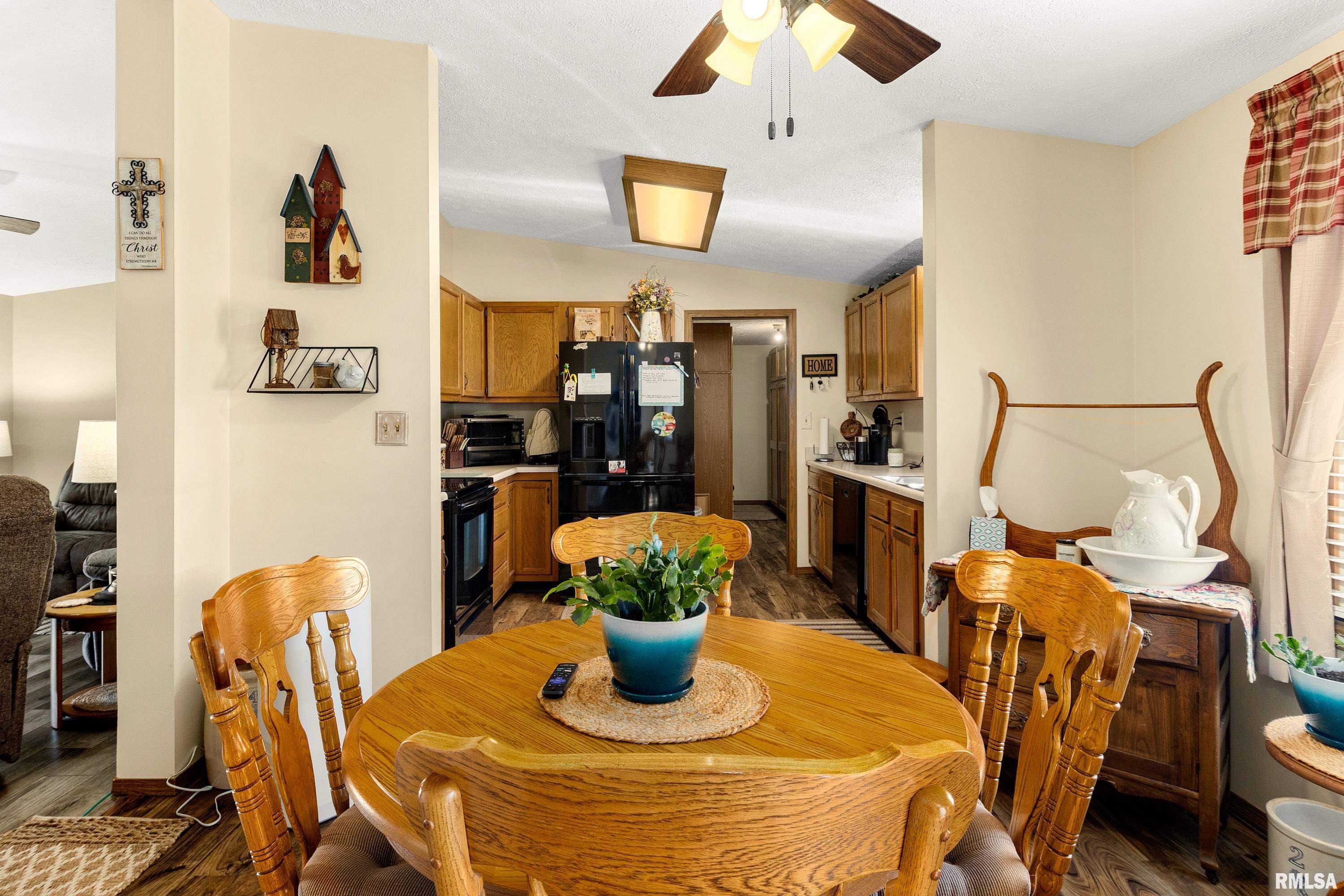 1227 East Locust Street Canton, IL 61520 - Photo 12 of 21