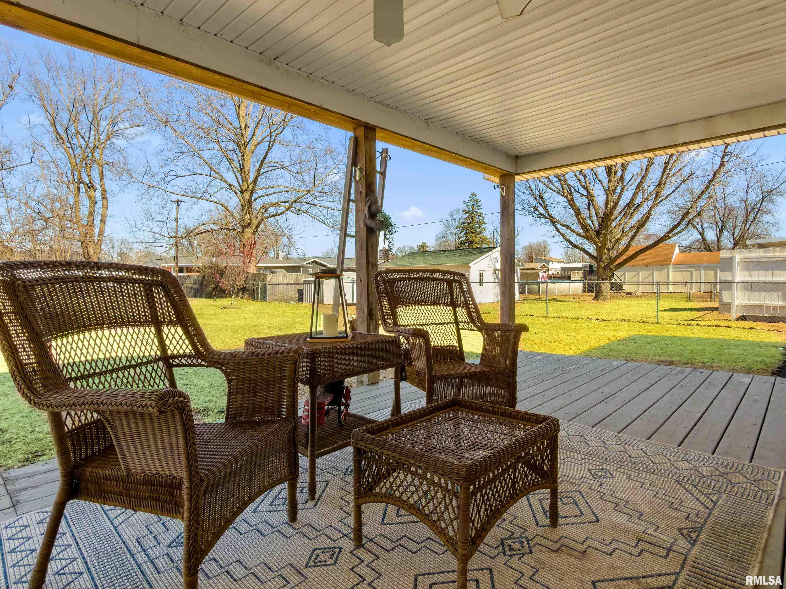 1227 East Locust Street Canton, IL 61520 - Photo 7 of 21
