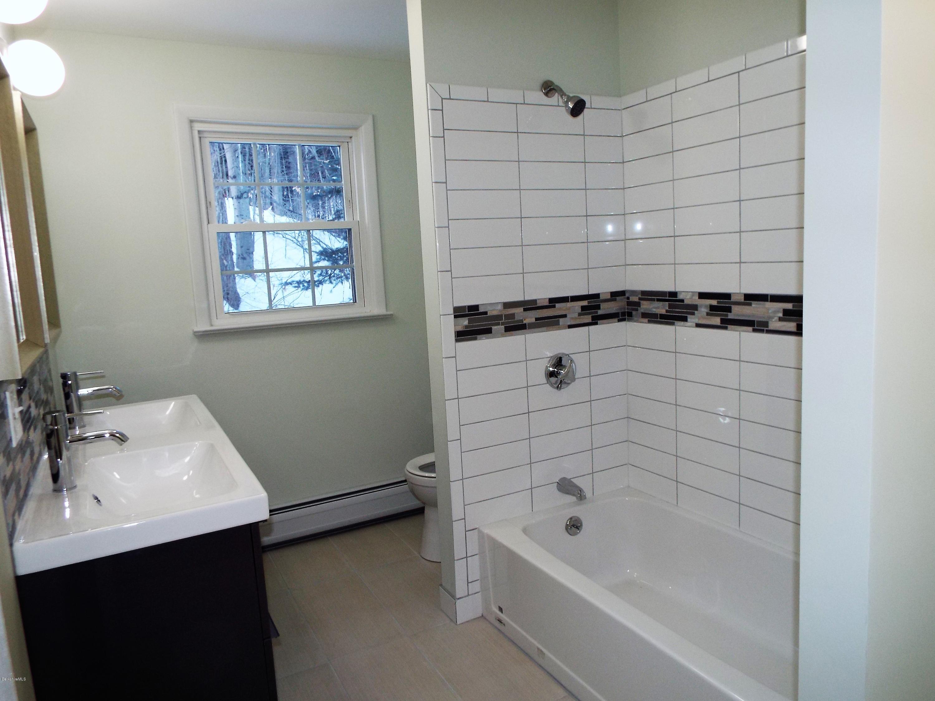 129 Partridge Road Pittsfield, MA 01201 - Photo 14 of 23 Bath