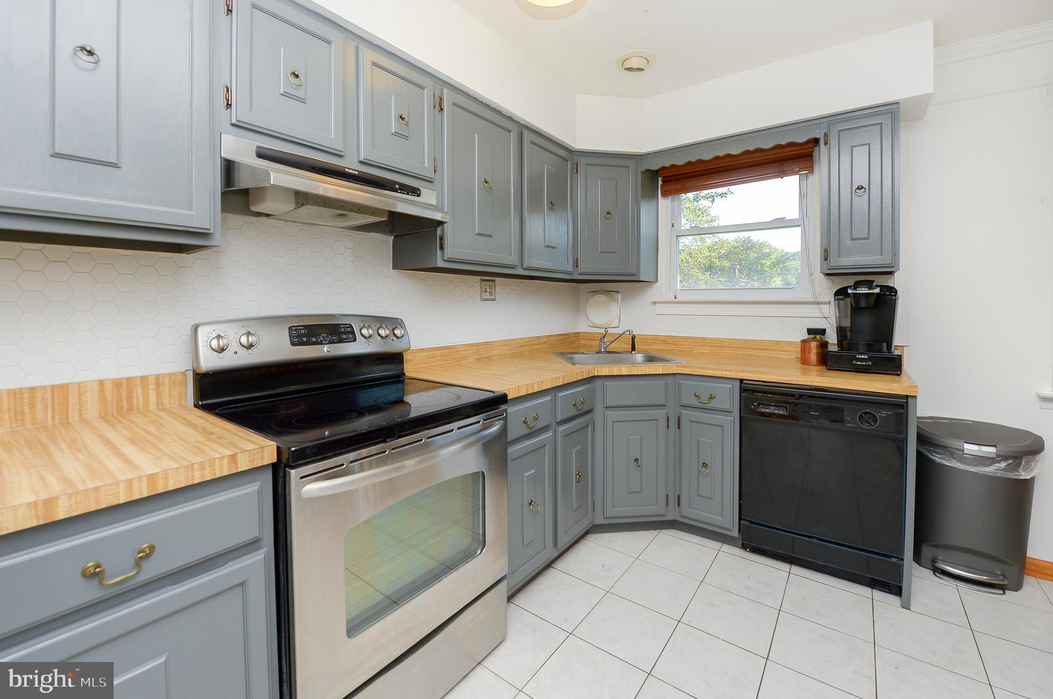3621 Creamery Road Bensalem, PA 19020 - Photo 10 of 32 Eat-in-Kitchen with stainless steel appliances