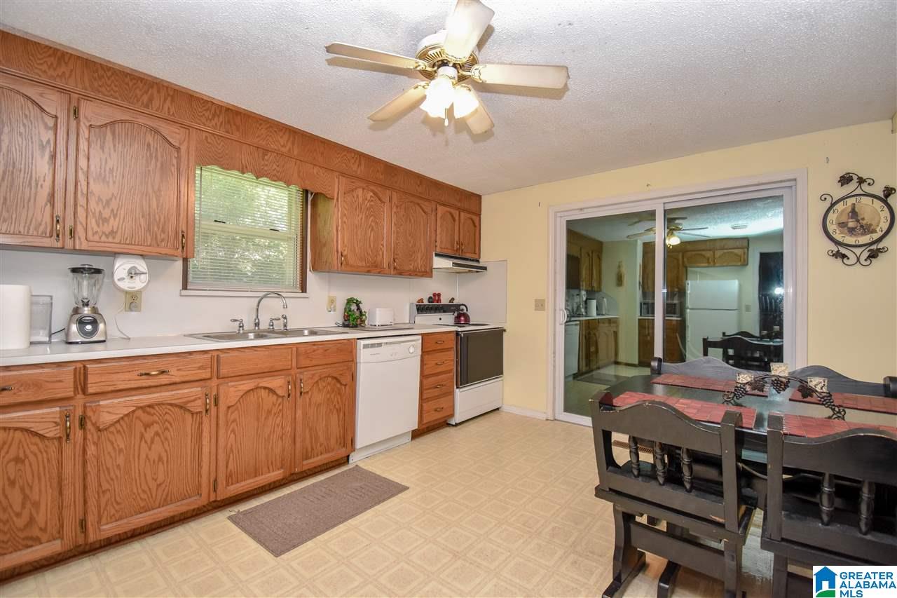 920 Longview Circle Adamsville, AL 35005 - Photo 7 of 21