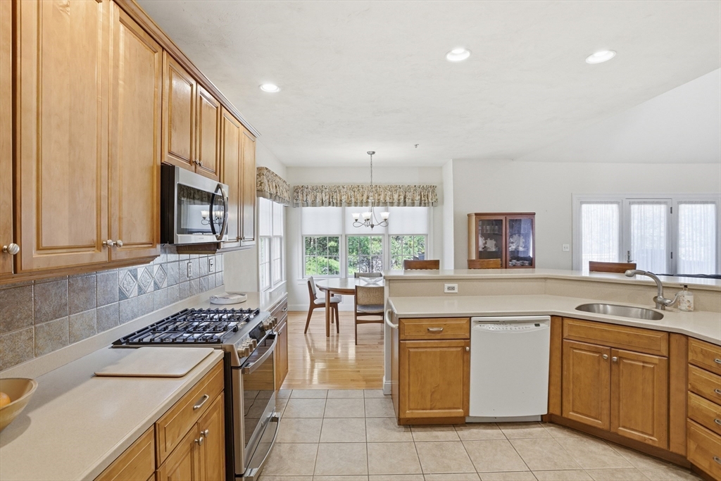 13 Stone Ridge Road, Unit 13 Westford, MA 01886 - Photo 11 of 30