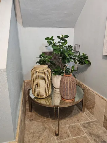 $3,400 | 131 Zamora Avenue, Unit 2, Coral Gables, FL 33134