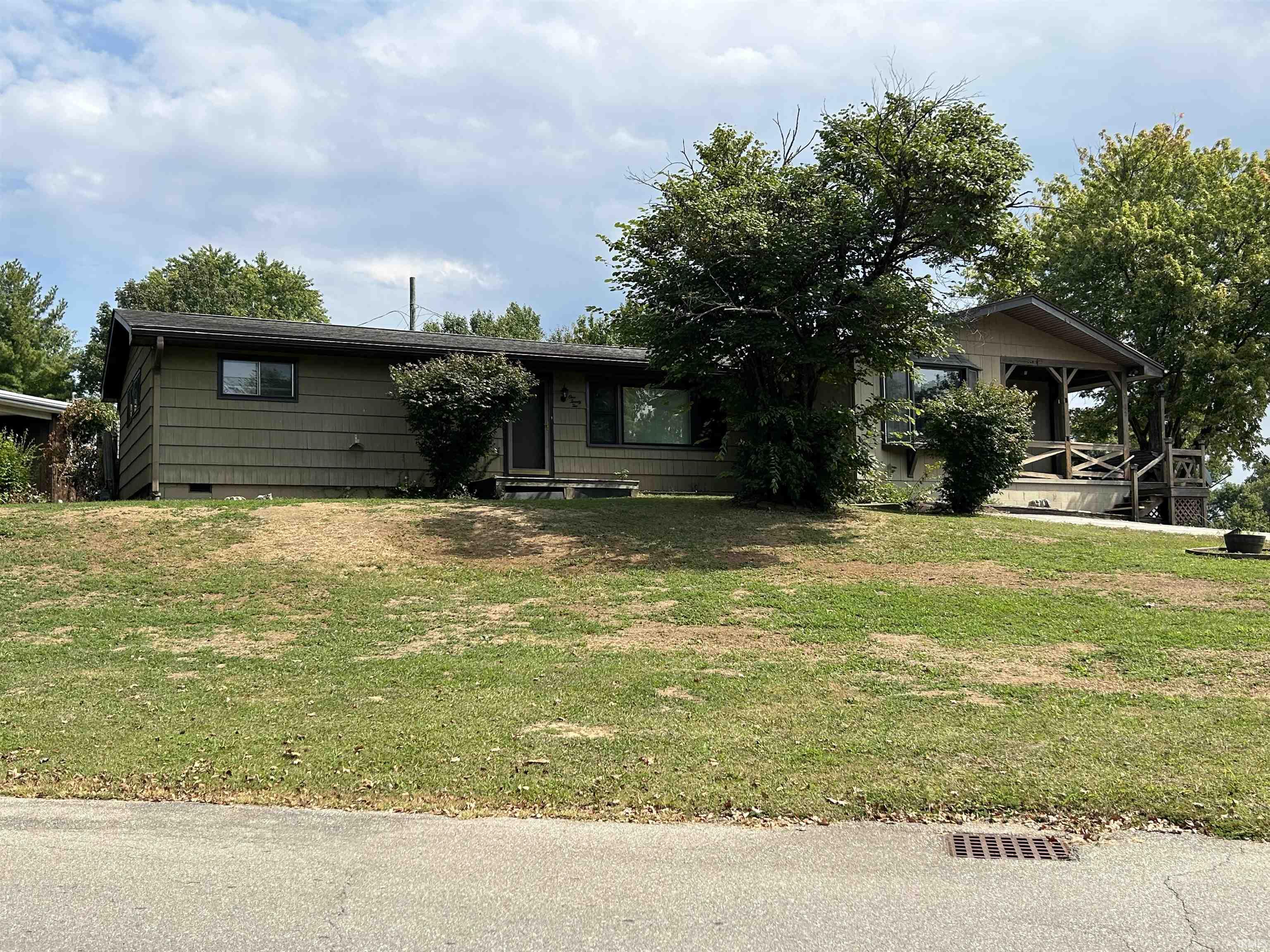 122 Edgewood Drive Bedford, IN 47421 - Photo 2 of 25