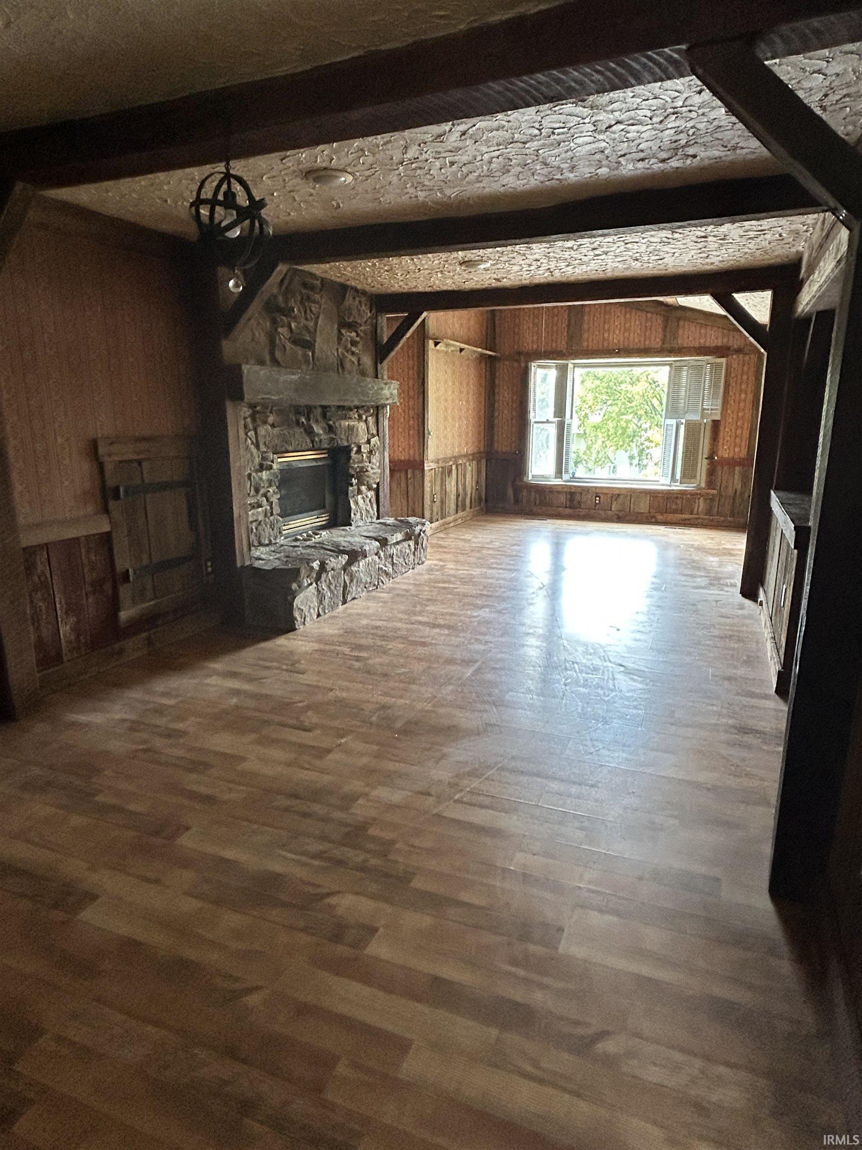 122 Edgewood Drive Bedford, IN 47421 - Photo 3 of 25