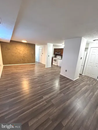 $2,000 | 12405 Hickory Tree Way, Unit 613, Germantown, MD 20874