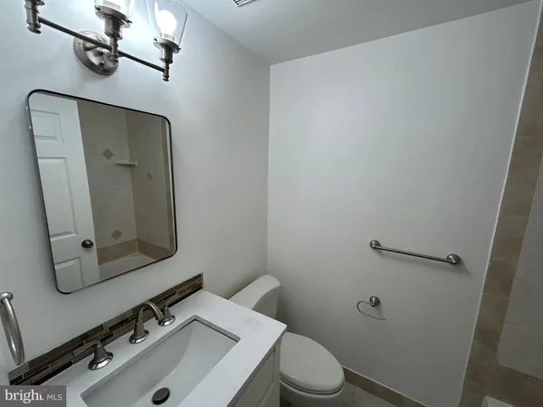 $2,000 | 12405 Hickory Tree Way, Unit 613, Germantown, MD 20874
