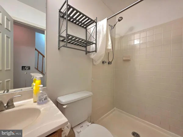$3,200 | 5939 Heatherwood Court, Alexandria, VA 22310