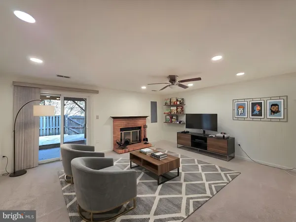 $3,200 | 5939 Heatherwood Court, Alexandria, VA 22310