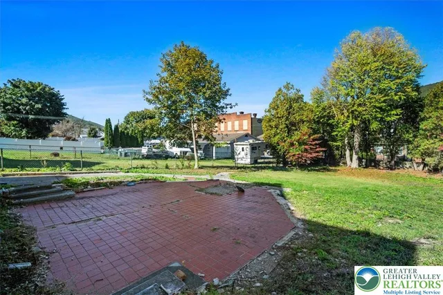 $275,000 | 2 West Catawissa Street, Nesquehoning, PA 18240