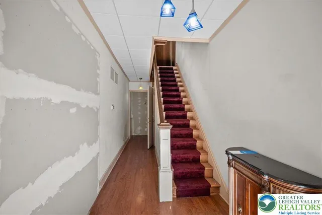 $275,000 | 2 West Catawissa Street, Nesquehoning, PA 18240