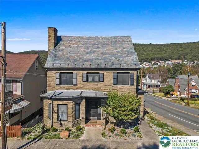 $275,000 | 2 West Catawissa Street, Nesquehoning, PA 18240