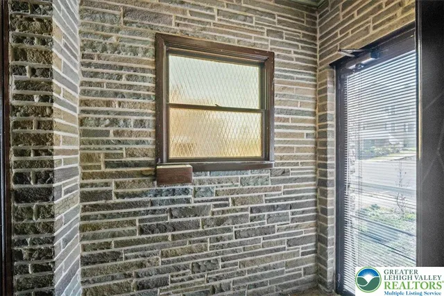 $275,000 | 2 West Catawissa Street, Nesquehoning, PA 18240