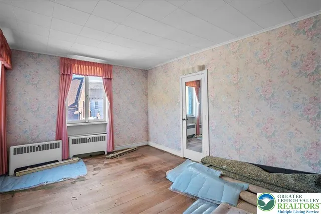 $275,000 | 2 West Catawissa Street, Nesquehoning, PA 18240