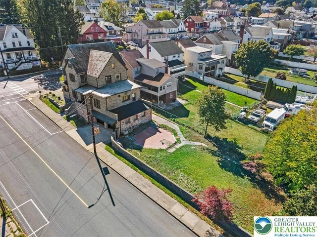 $275,000 | 2 West Catawissa Street, Nesquehoning, PA 18240